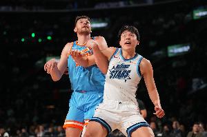 拓记:在NBA抢好篮板就能打10年以上 杨瀚森在这方面要努力加强